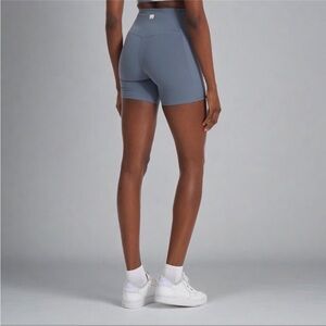 Vuori Women's studio pocket shorts